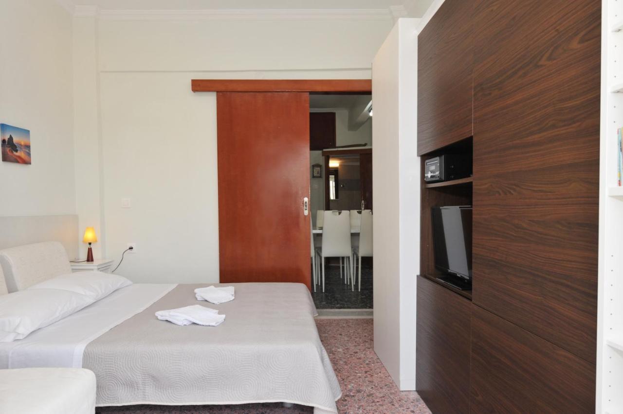 Themis 40 Steps From Beach Paralia Dionysiou Exterior photo