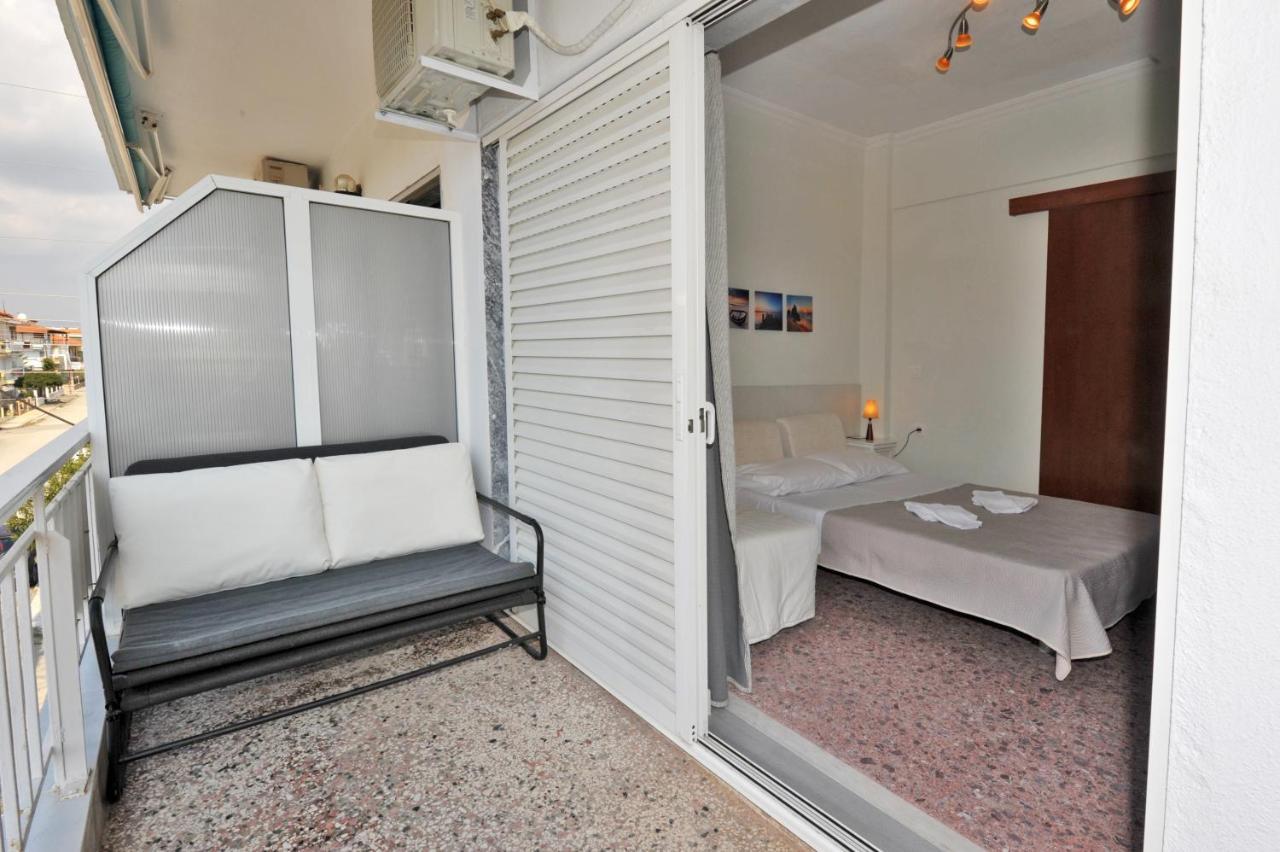Themis 40 Steps From Beach Paralia Dionysiou Exterior photo